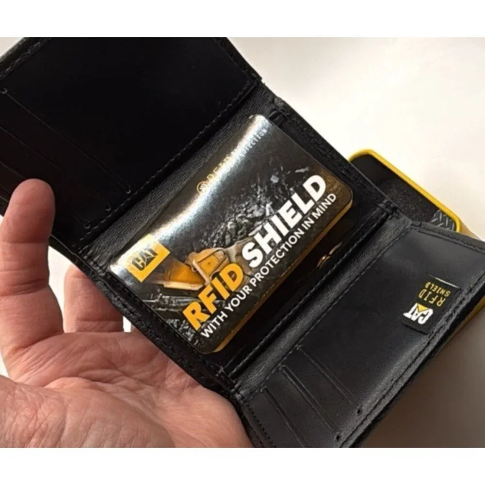 CAT Caterpillar Leather Trifold RFID Black Wallet NEW in Box